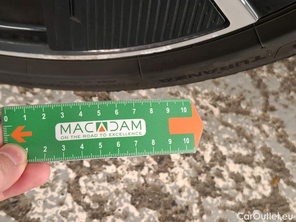 Peugeot  308 PEUGEOT  SW / 2021 / 5P / Break BlueHDi 130 EAT 8 GT #25