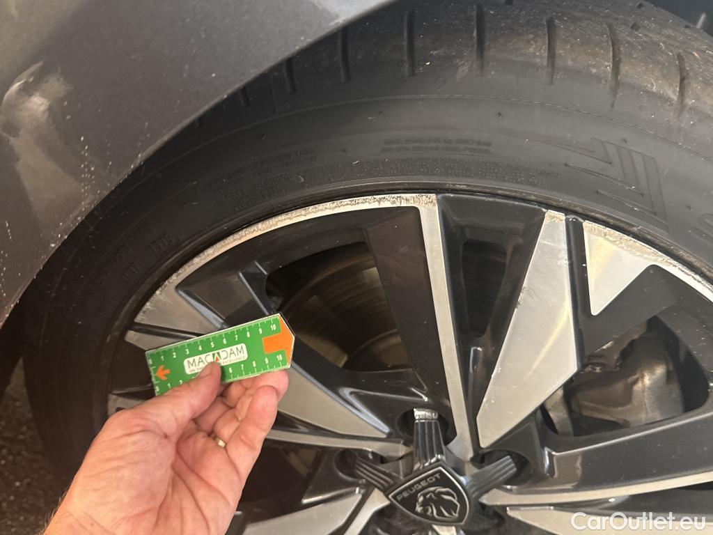  Peugeot  308 PEUGEOT  SW / 2021 / 5P / Break BlueHDi 130 EAT8 ALLURE #9