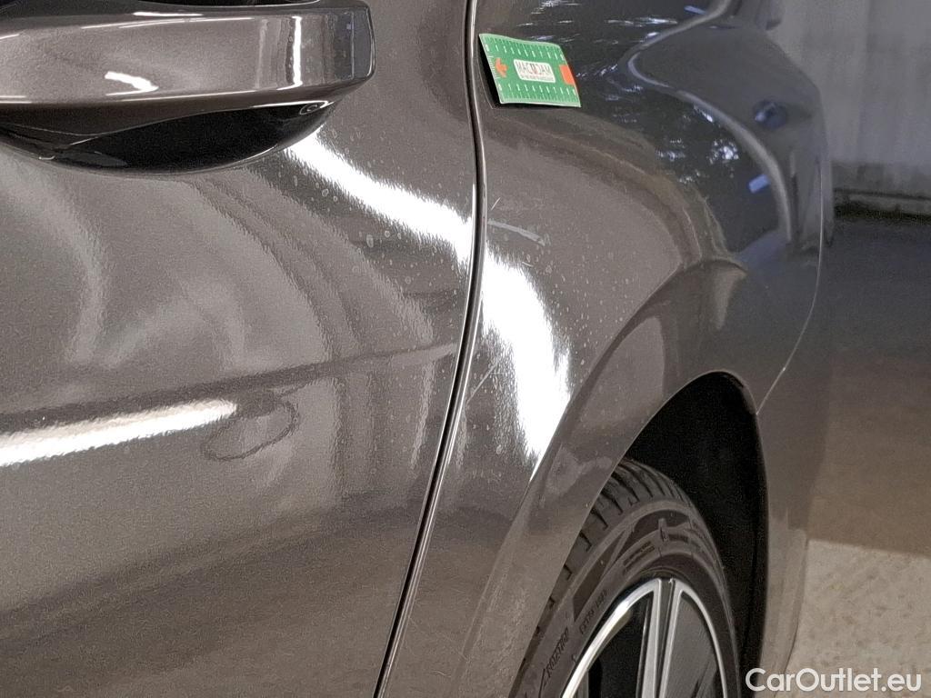 Peugeot  308 PEUGEOT  SW / 2021 / 5P / Break BlueHDi 130 EAT 8 GT #17