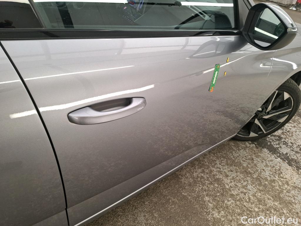  Peugeot  308 PEUGEOT  SW / 2021 / 5P / Break BlueHDi 130 EAT8 ALLURE PACK #40