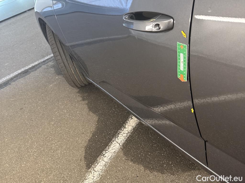  Peugeot  308 PEUGEOT  SW / 2021 / 5P / Break BlueHDi 130 EAT8 ALLURE #25