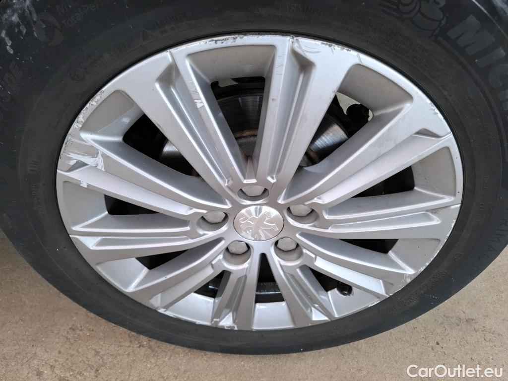  Peugeot  308  Allure Pack 1.2 PureTech 130CV BVM6 E6d #7