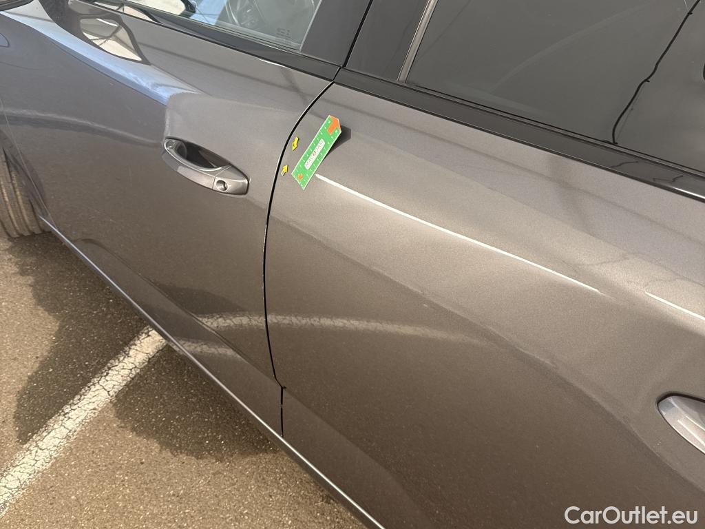  Peugeot  308 PEUGEOT  SW / 2021 / 5P / Break BlueHDi 130 EAT8 ALLURE #27