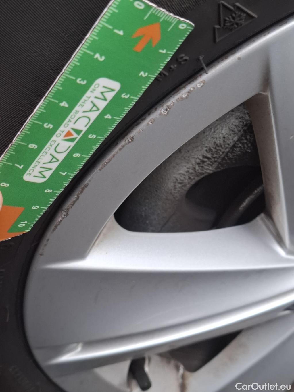  Volkswagen  Golf  VOLKSWAGEN / 2020 / 5P / Berline 2.0 TDI SCR 150 DSG7 Life Busi 1st #20