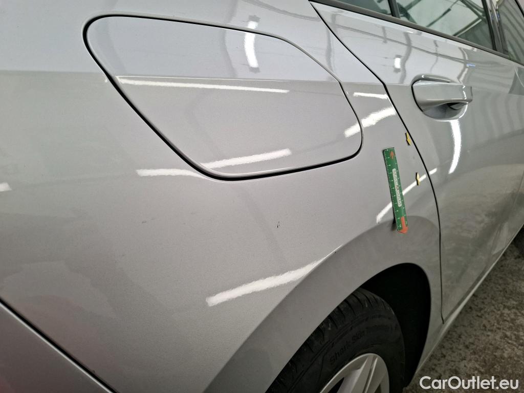  Volkswagen  Golf  VOLKSWAGEN / 2020 / 5P / Berline 2.0 TDI SCR 150 DSG7 Life Busi 1st #8