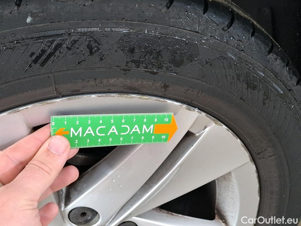  Volkswagen  Golf  VOLKSWAGEN / 2020 / 5P / Berline 2.0 TDI SCR 115 DSG7 Life Busi #13