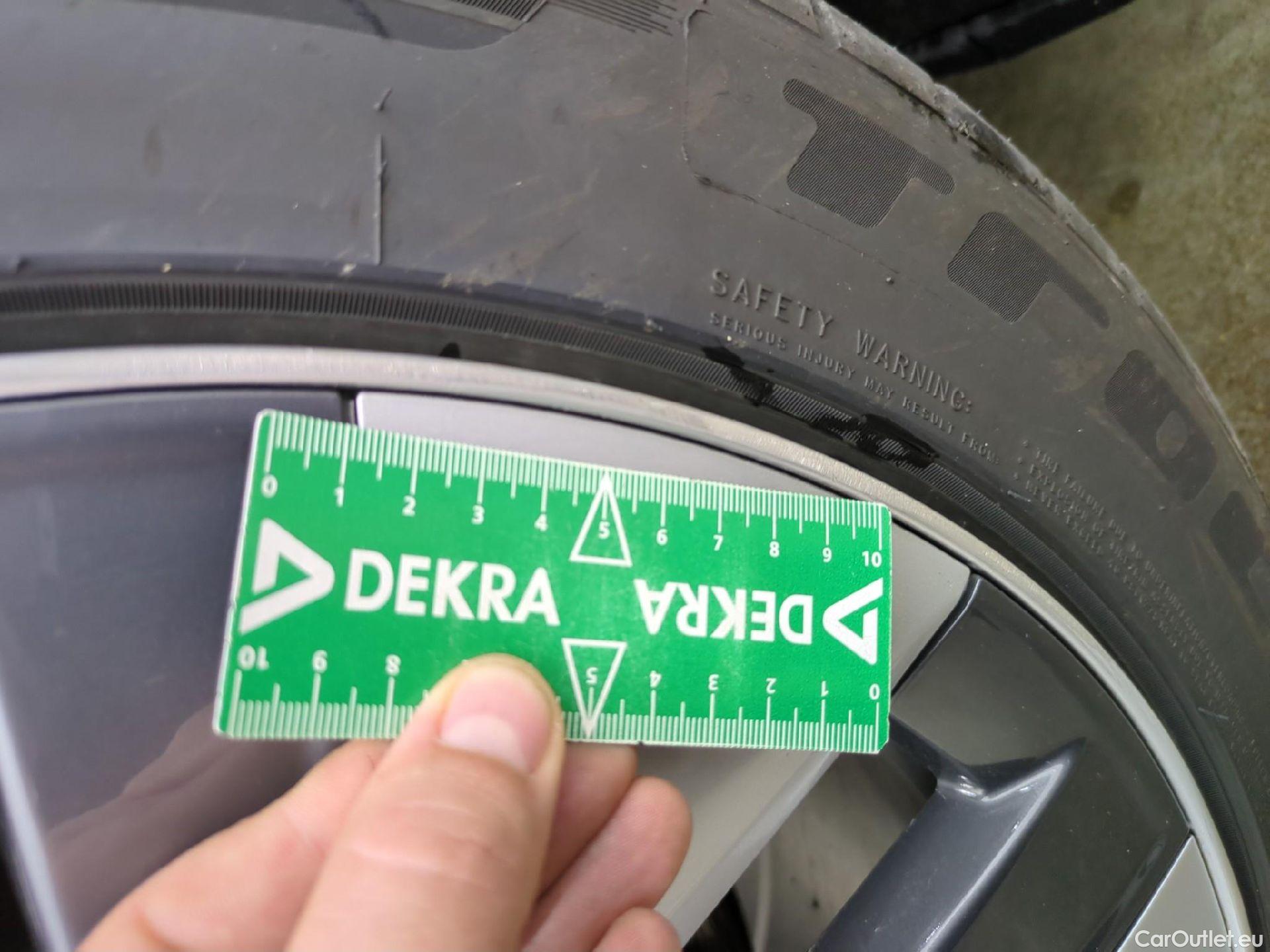 Tesla  Model Y TESLA  / 2020 / 5P / SUV Grand Autonomie Dual Motor AWD #9