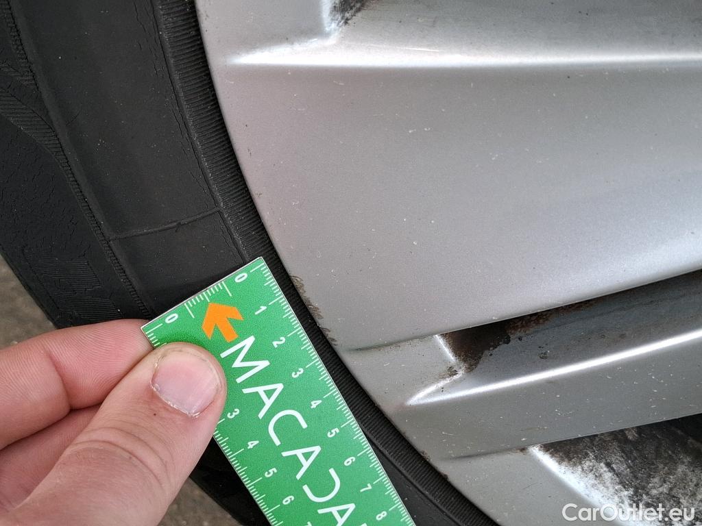  Volkswagen  Golf  VOLKSWAGEN / 2020 / 5P / Berline 2.0 TDI SCR 115 DSG7 Life Busi #20