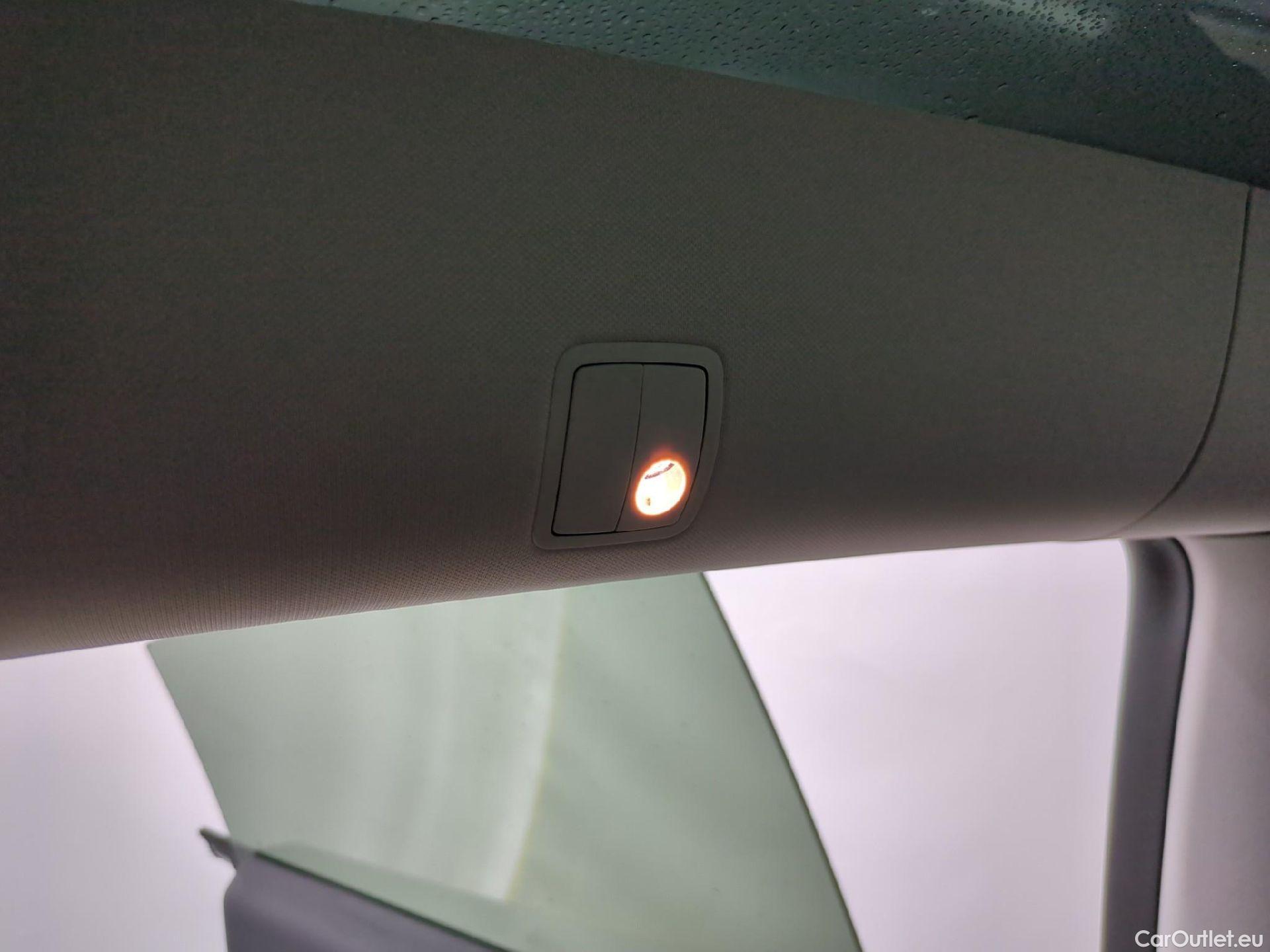 Tesla  Model Y TESLA  / 2020 / 5P / SUV Grand Autonomie Dual Motor AWD #16