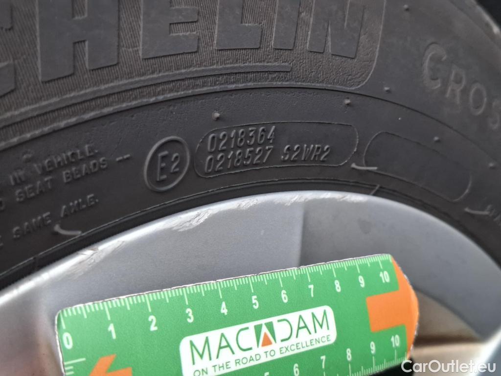  Volkswagen  Golf  VOLKSWAGEN / 2020 / 5P / Berline 2.0 TDI SCR 150 DSG7 Life Busi 1st #18