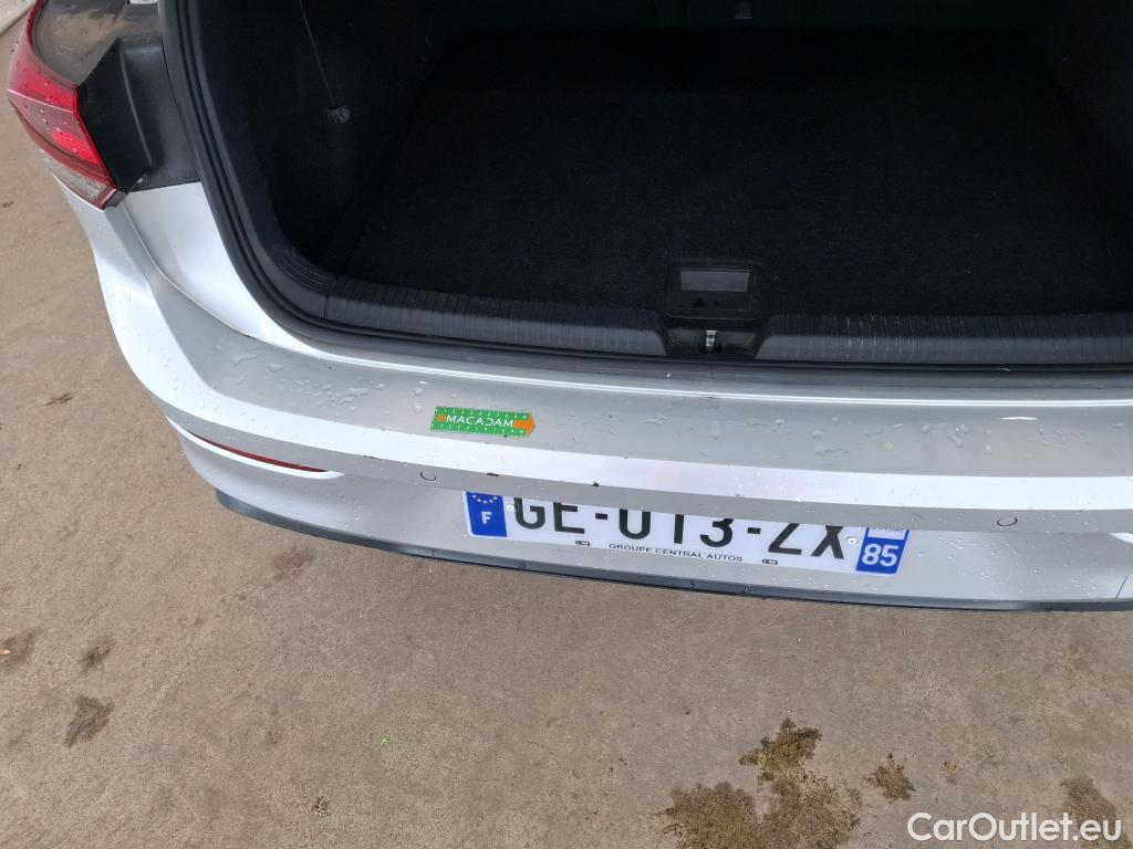  Volkswagen  Golf  VOLKSWAGEN / 2020 / 5P / Berline 2.0 TDI SCR 115 DSG7 Life Busi #1