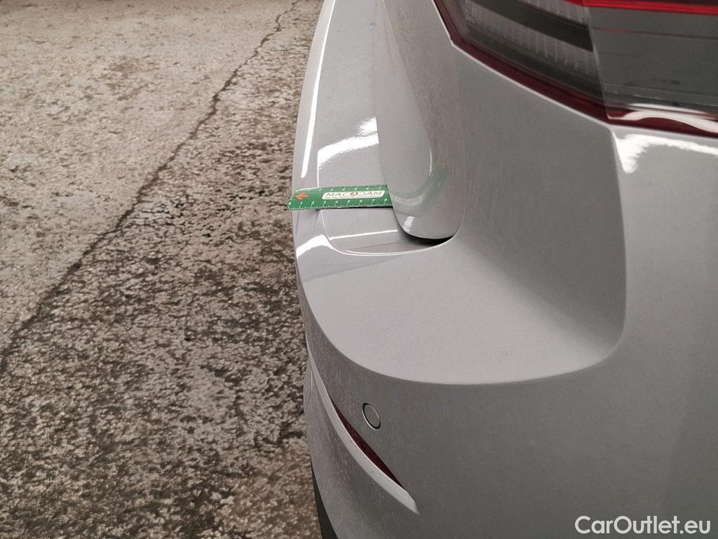  Volkswagen  Golf  VOLKSWAGEN / 2020 / 5P / Berline 2.0 TDI SCR 150 DSG7 Life Busi 1st #34