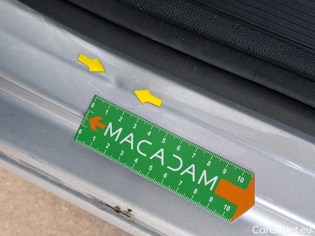  Volkswagen  Golf  VOLKSWAGEN / 2020 / 5P / Berline 2.0 TDI SCR 115 DSG7 Life Busi #26