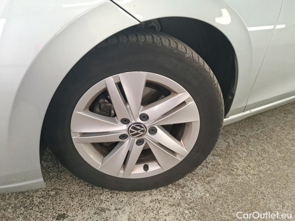  Volkswagen  Golf  VOLKSWAGEN / 2020 / 5P / Berline 2.0 TDI SCR 150 DSG7 Life Busi 1st #15