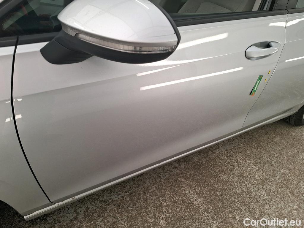  Volkswagen  Golf  VOLKSWAGEN / 2020 / 5P / Berline 2.0 TDI SCR 150 DSG7 Life Busi 1st #26