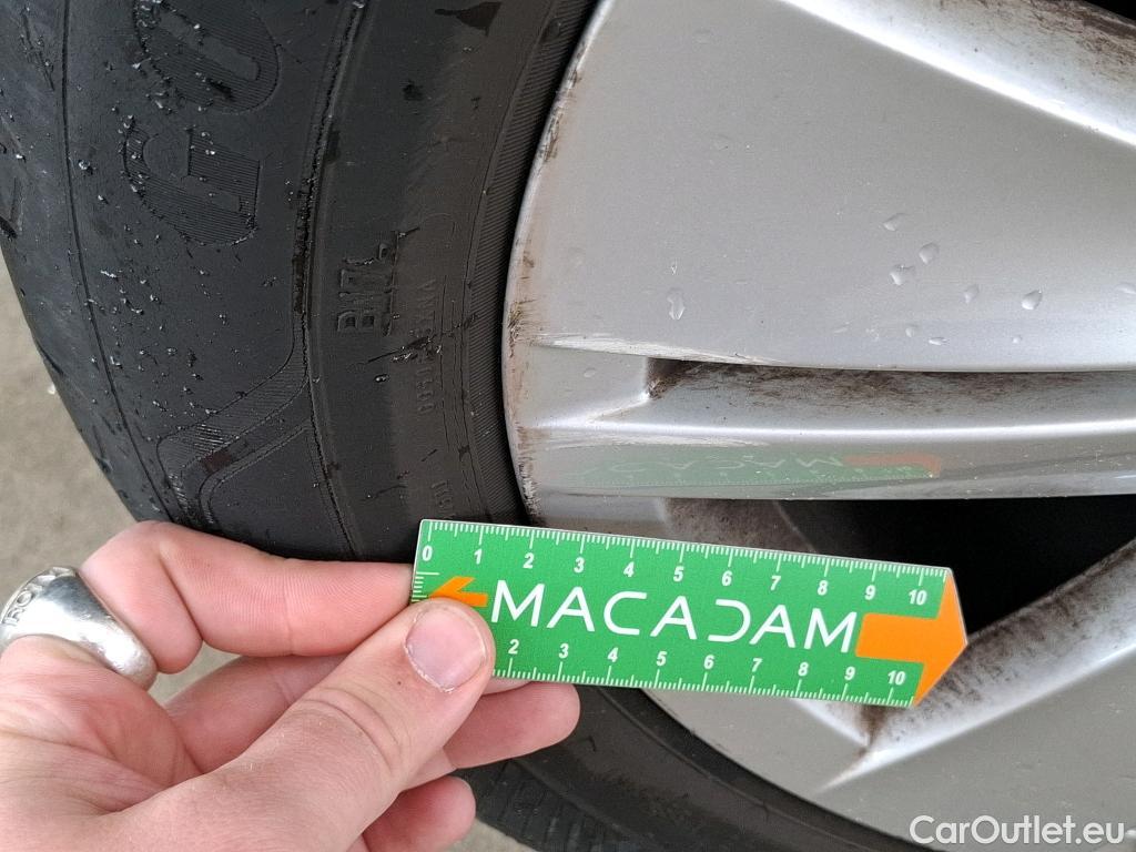  Volkswagen  Golf  VOLKSWAGEN / 2020 / 5P / Berline 2.0 TDI SCR 115 DSG7 Life Busi #15