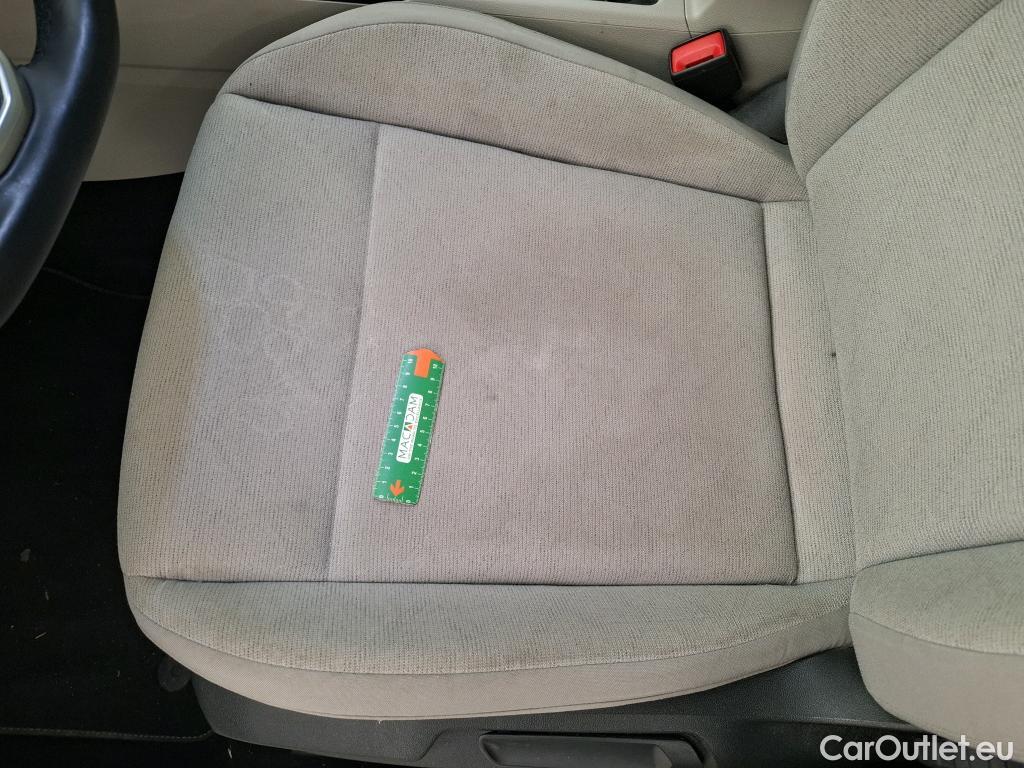  Volkswagen  Golf  VOLKSWAGEN / 2020 / 5P / Berline 2.0 TDI SCR 150 DSG7 Life Busi 1st #31