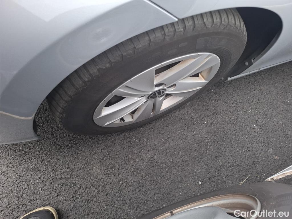  Volkswagen  Golf  VOLKSWAGEN / 2020 / 5P / Berline 2.0 TDI SCR 150 DSG7 Life Busi 1st #21