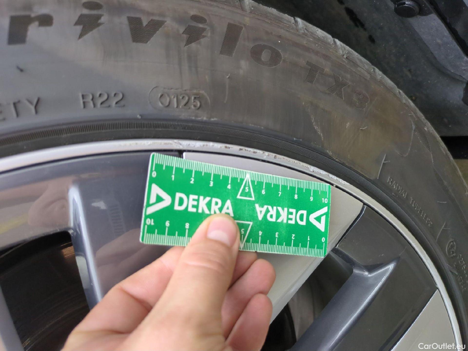 Tesla  Model Y TESLA  / 2020 / 5P / SUV Grand Autonomie Dual Motor AWD #4