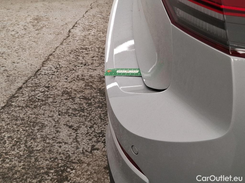  Volkswagen  Golf  VOLKSWAGEN / 2020 / 5P / Berline 2.0 TDI SCR 150 DSG7 Life Busi 1st #35