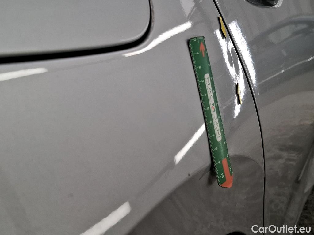  Volkswagen  Golf  VOLKSWAGEN / 2020 / 5P / Berline 2.0 TDI SCR 150 DSG7 Life Busi 1st #9