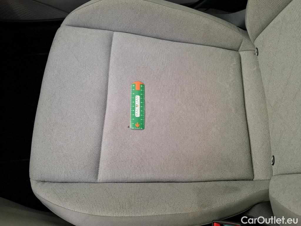  Volkswagen  Golf  VOLKSWAGEN / 2020 / 5P / Berline 2.0 TDI SCR 150 DSG7 Life Busi 1st #22