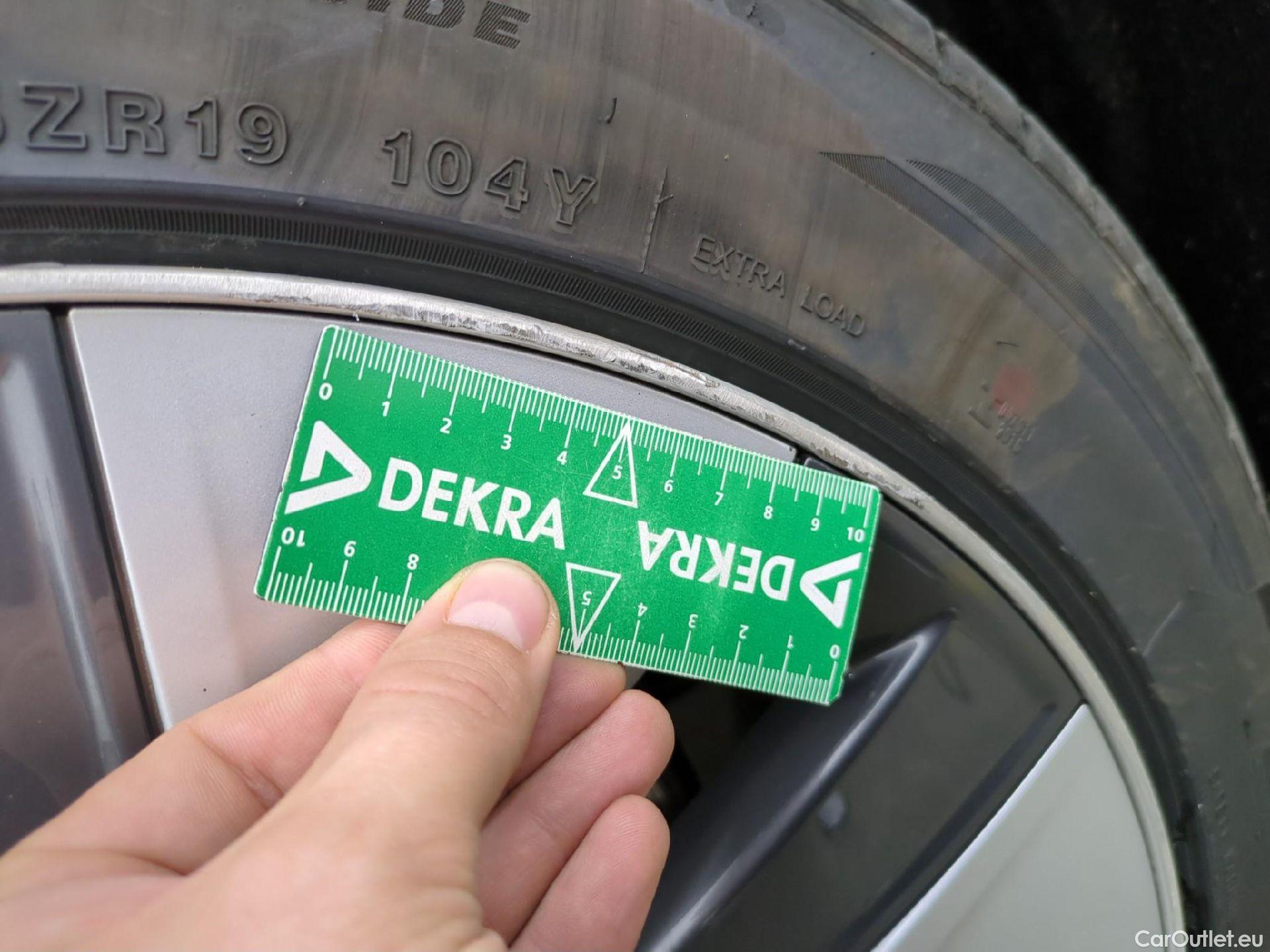 Tesla  Model Y TESLA  / 2020 / 5P / SUV Grand Autonomie Dual Motor AWD #8