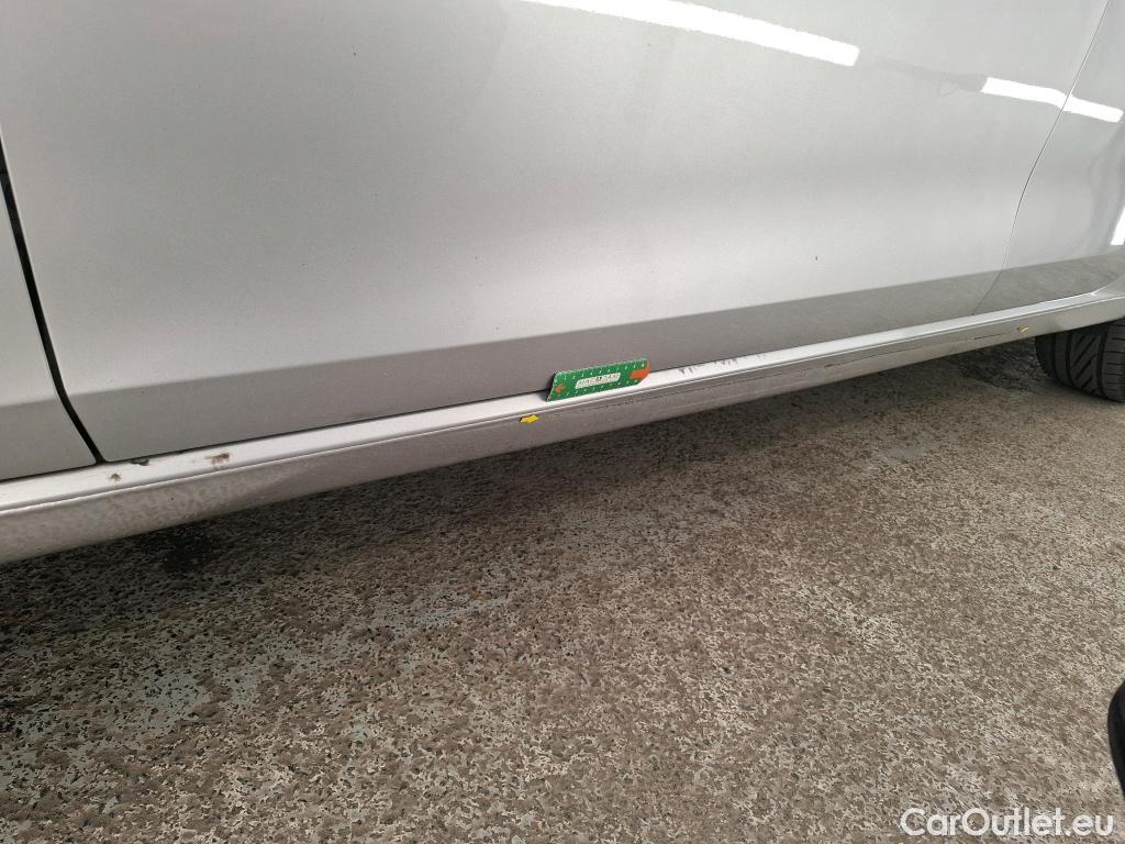  Volkswagen  Golf  VOLKSWAGEN / 2020 / 5P / Berline 2.0 TDI SCR 150 DSG7 Life Busi 1st #4