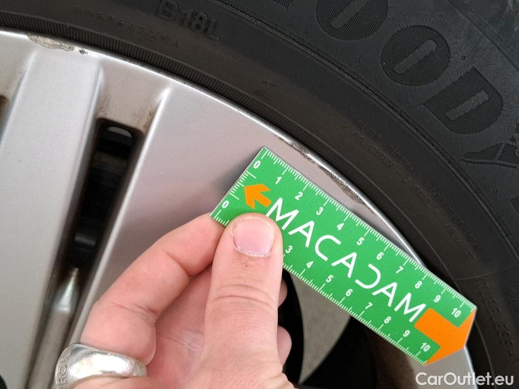  Volkswagen  Golf  VOLKSWAGEN / 2020 / 5P / Berline 2.0 TDI SCR 115 DSG7 Life Busi #18