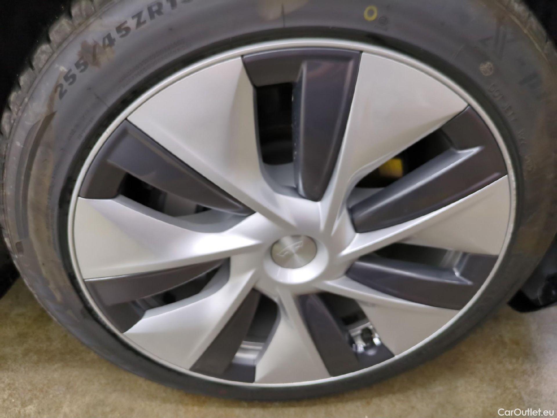 Tesla  Model Y TESLA  / 2020 / 5P / SUV Grand Autonomie Dual Motor AWD #3