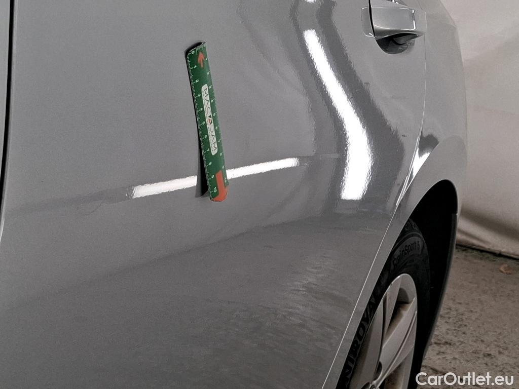  Volkswagen  Golf  VOLKSWAGEN / 2020 / 5P / Berline 2.0 TDI SCR 150 DSG7 Life Busi 1st #12