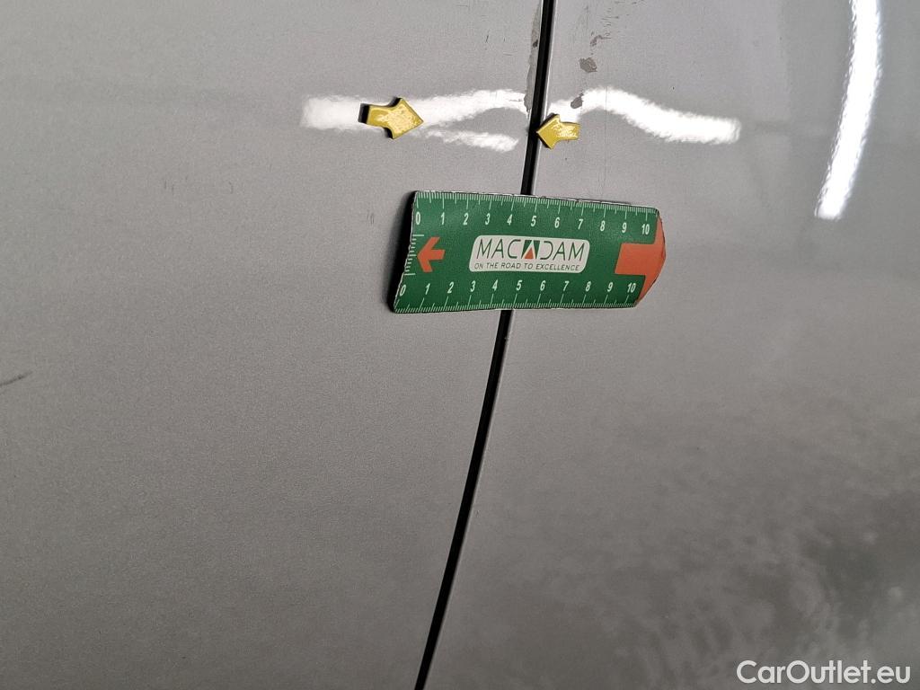  Volkswagen  Golf  VOLKSWAGEN / 2020 / 5P / Berline 2.0 TDI SCR 150 DSG7 Life Busi 1st #3