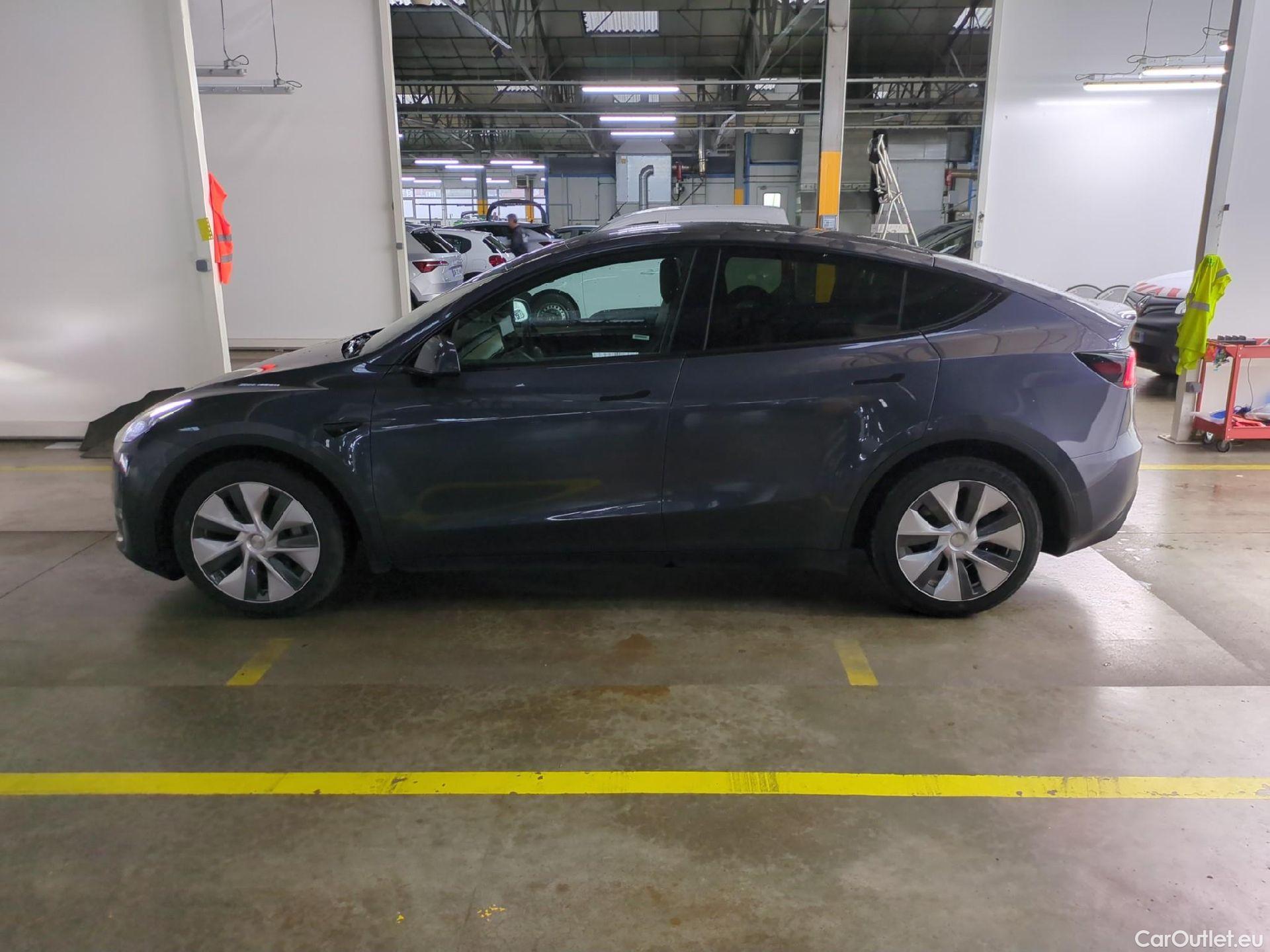 Tesla  Model Y TESLA  / 2020 / 5P / SUV Grand Autonomie Dual Motor AWD #2