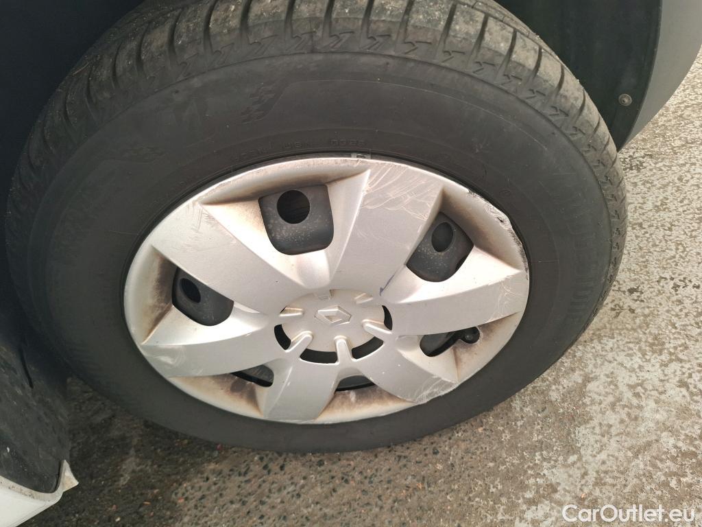 Renault  Kangoo  Express Maxi Extra (Série Spéciale) 1.5 dCi 90CV BVM5 E6 #32