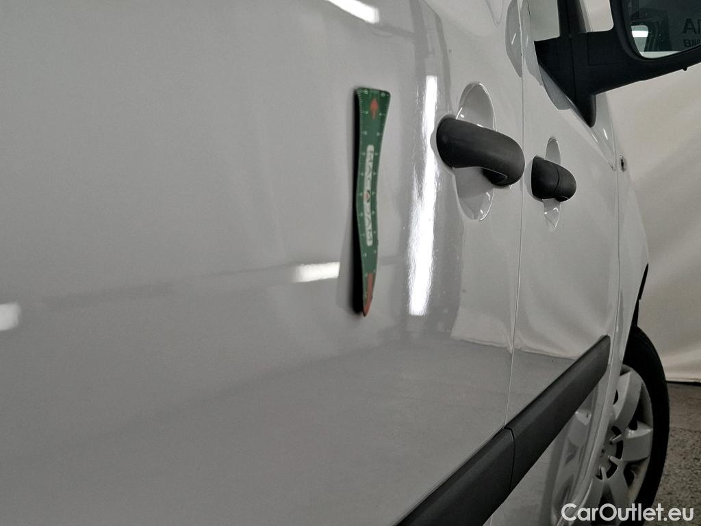 Renault  Kangoo  Express Maxi Extra (Série Spéciale) 1.5 dCi 90CV BVM5 E6 #17