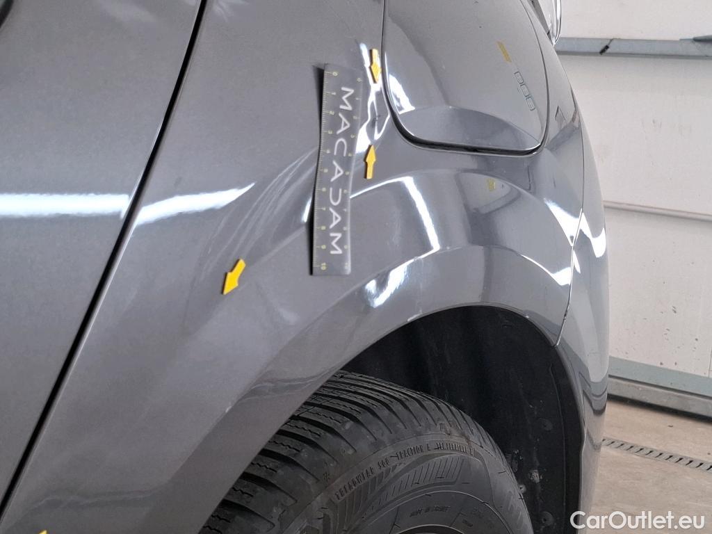  Peugeot  208  Premium 1.5 HDi 100CV BVM6 E6d #37