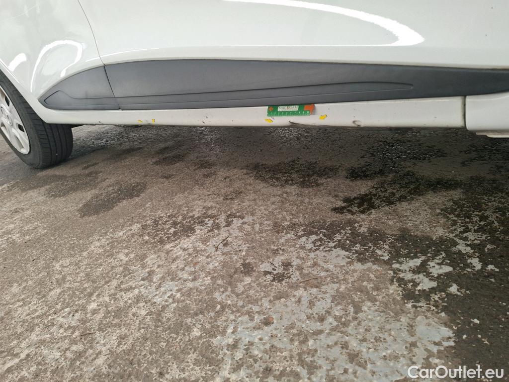  Renault  Clio RENAULT  Société VU 5p Berline Air dCi 75 - 18 #25