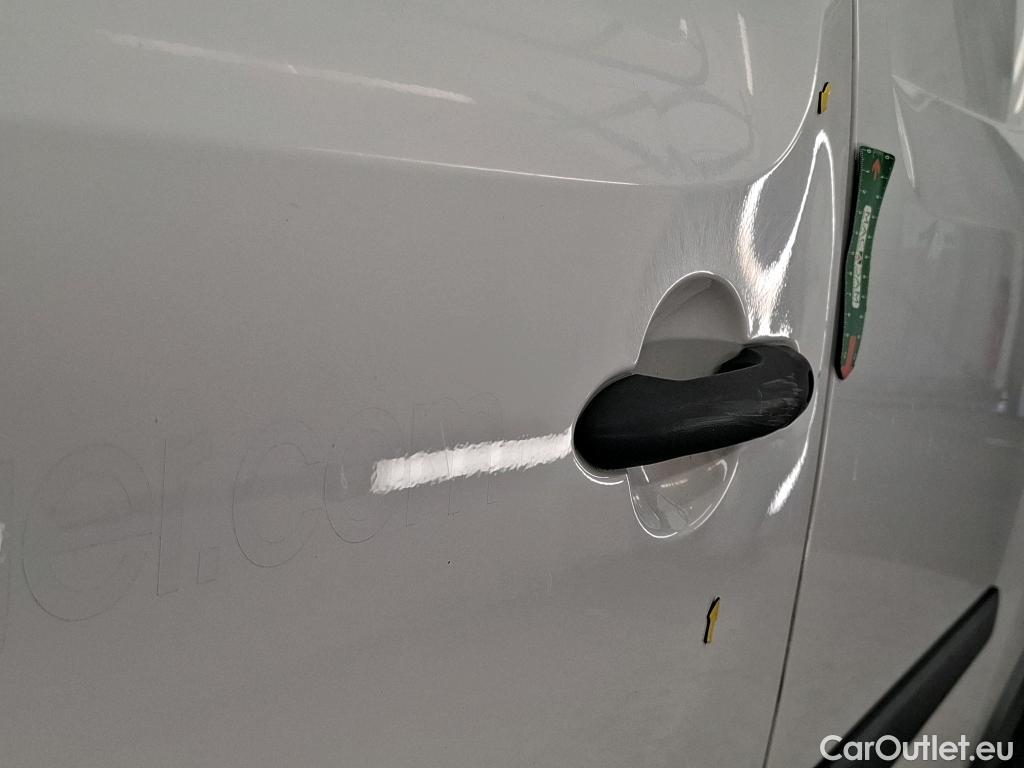 Renault  Kangoo  Express Maxi Extra (Série Spéciale) 1.5 dCi 90CV BVM5 E6 #10