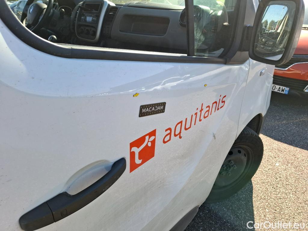 Renault  Trafic RENAULT  / 2014 / 4P / Fourgon tôlé &FG GCF L1H1 1200 dCi 95 E6 #42