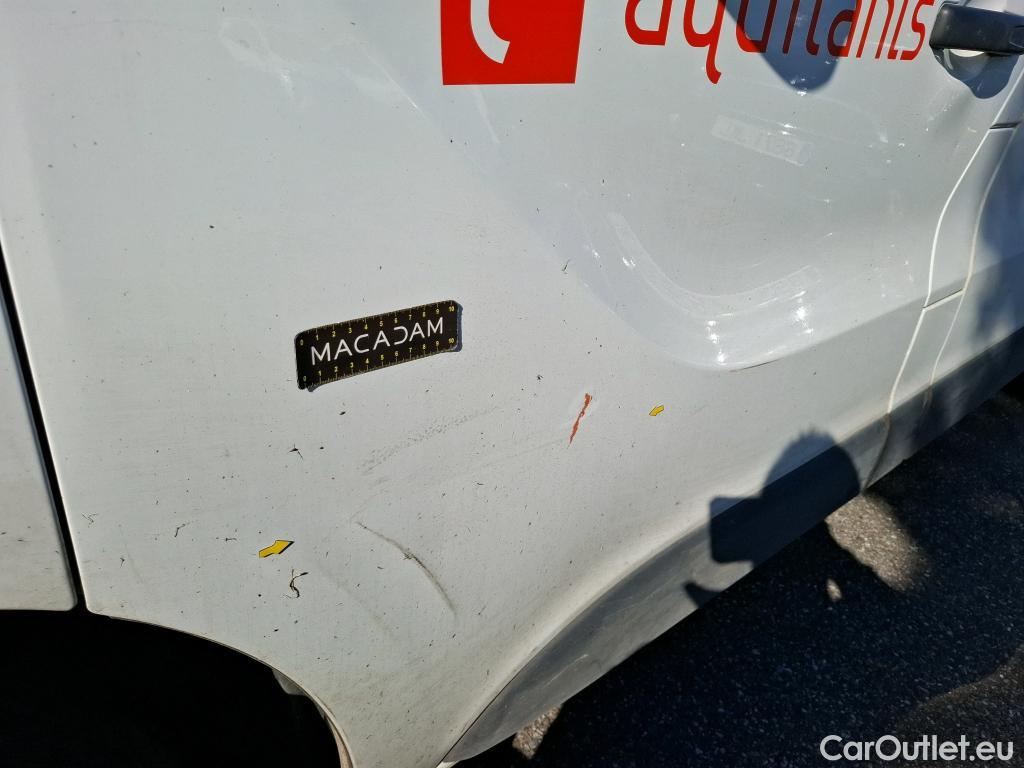 Renault  Trafic RENAULT  / 2014 / 4P / Fourgon tôlé &FG GCF L1H1 1200 dCi 95 E6 #31