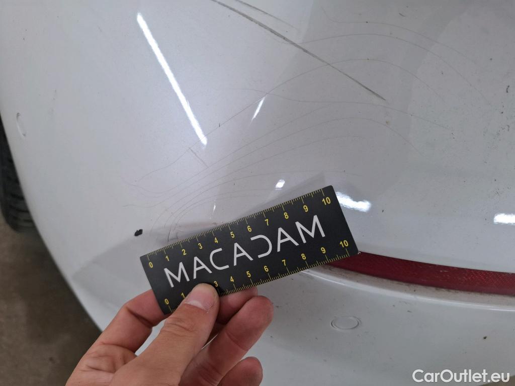  Bmw  Serie 1 Série 1 Berline 118 d Edition Sport 2.0 150CV BVA8 E6d #9