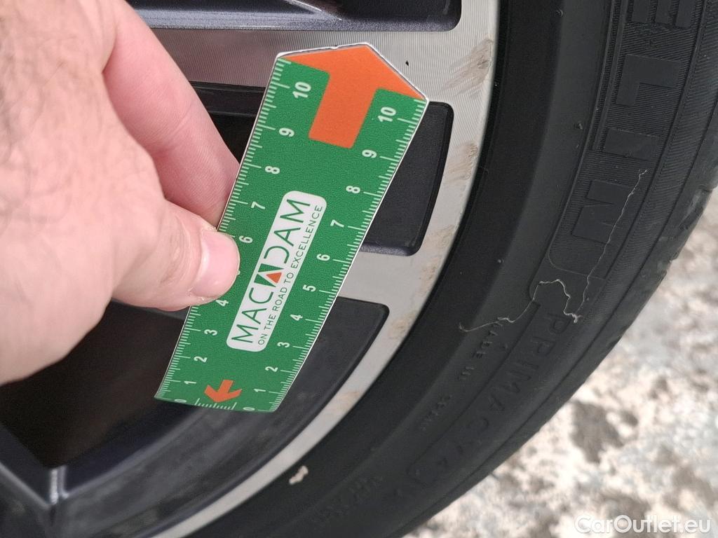  Bmw  Serie 1 BMW Série 1 / 2019 / 5P / Berline 116i Business Design #10