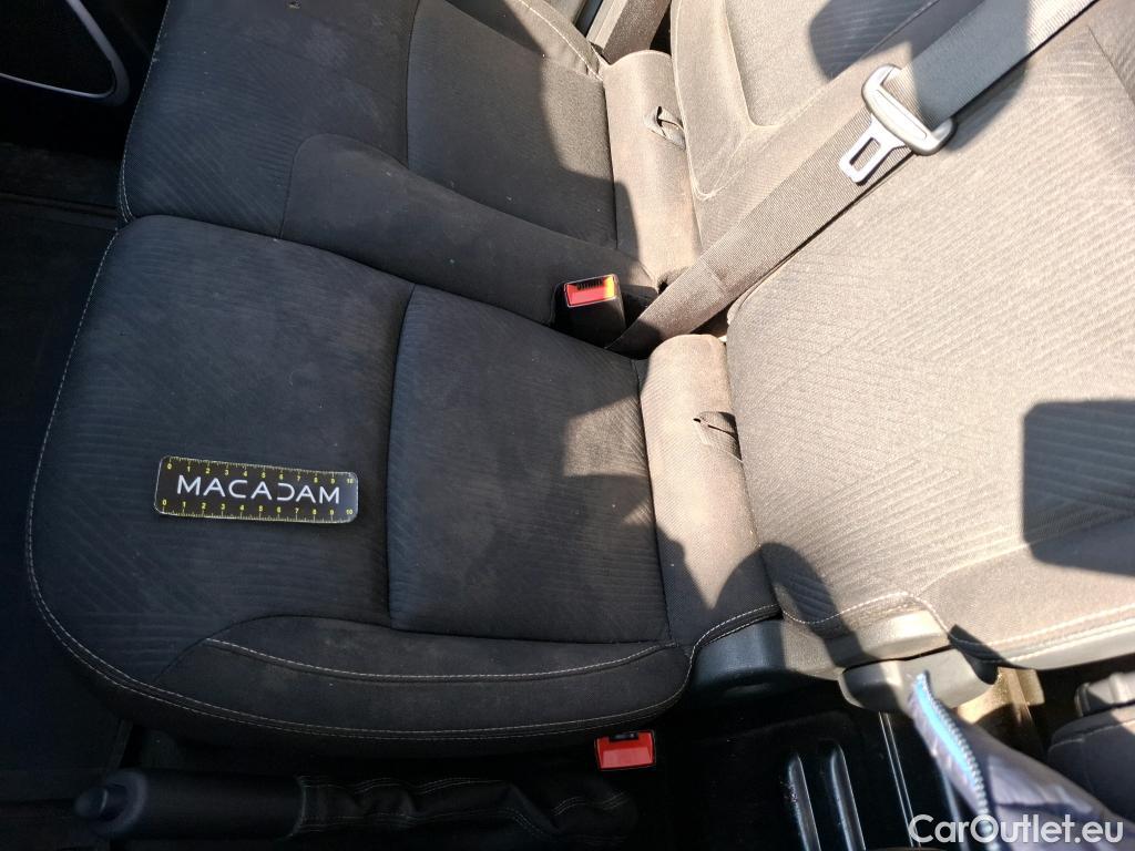 Renault  Trafic RENAULT  / 2014 / 4P / Fourgon tôlé &FG GCF L1H1 1200 dCi 95 E6 #77