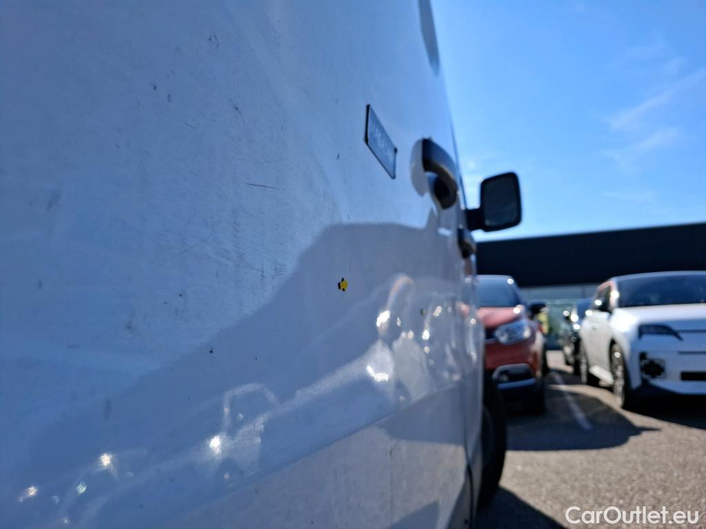 Renault  Trafic RENAULT  / 2014 / 4P / Fourgon tôlé &FG GCF L1H1 1200 dCi 95 E6 #28