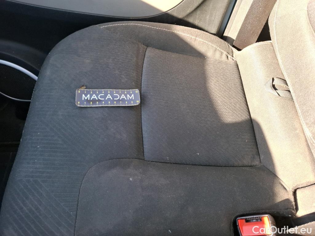 Renault  Trafic RENAULT  / 2014 / 4P / Fourgon tôlé &FG GCF L1H1 1200 dCi 95 E6 #35