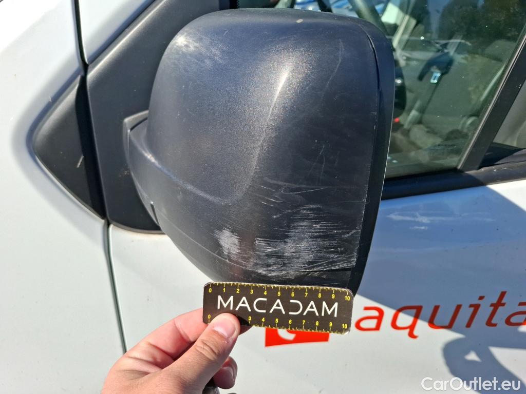 Renault  Trafic RENAULT  / 2014 / 4P / Fourgon tôlé &FG GCF L1H1 1200 dCi 95 E6 #91