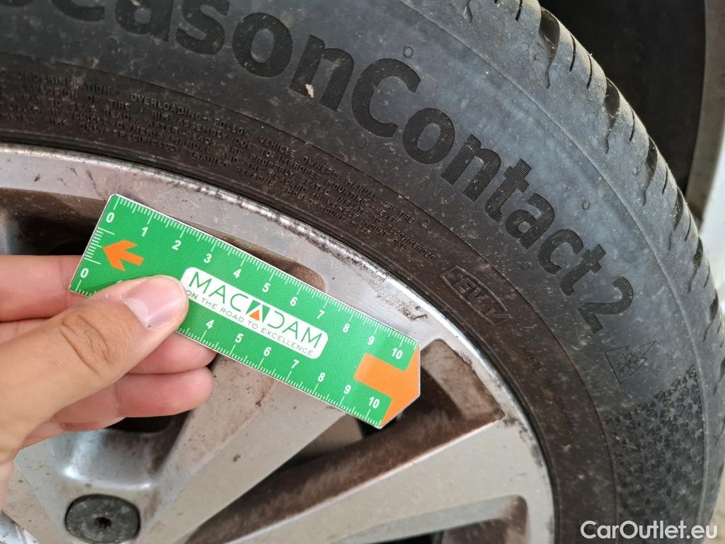  Volkswagen  Golf  VII Break Confortline Business BMT 1.6 TDI 115CV BVA7 E6dT #8