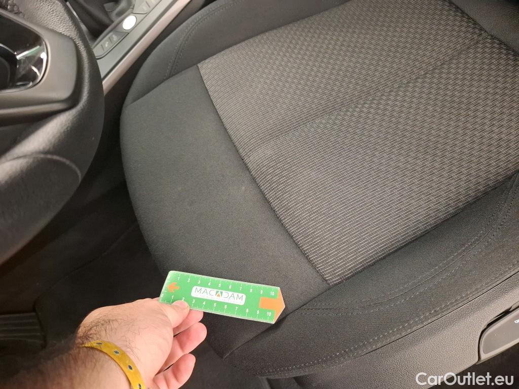  Bmw  Serie 1 BMW Série 1 / 2019 / 5P / Berline 116i Business Design #16