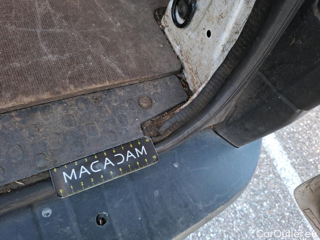 Renault  Trafic RENAULT  / 2014 / 4P / Fourgon tôlé &FG GCF L1H1 1200 dCi 95 E6 #58