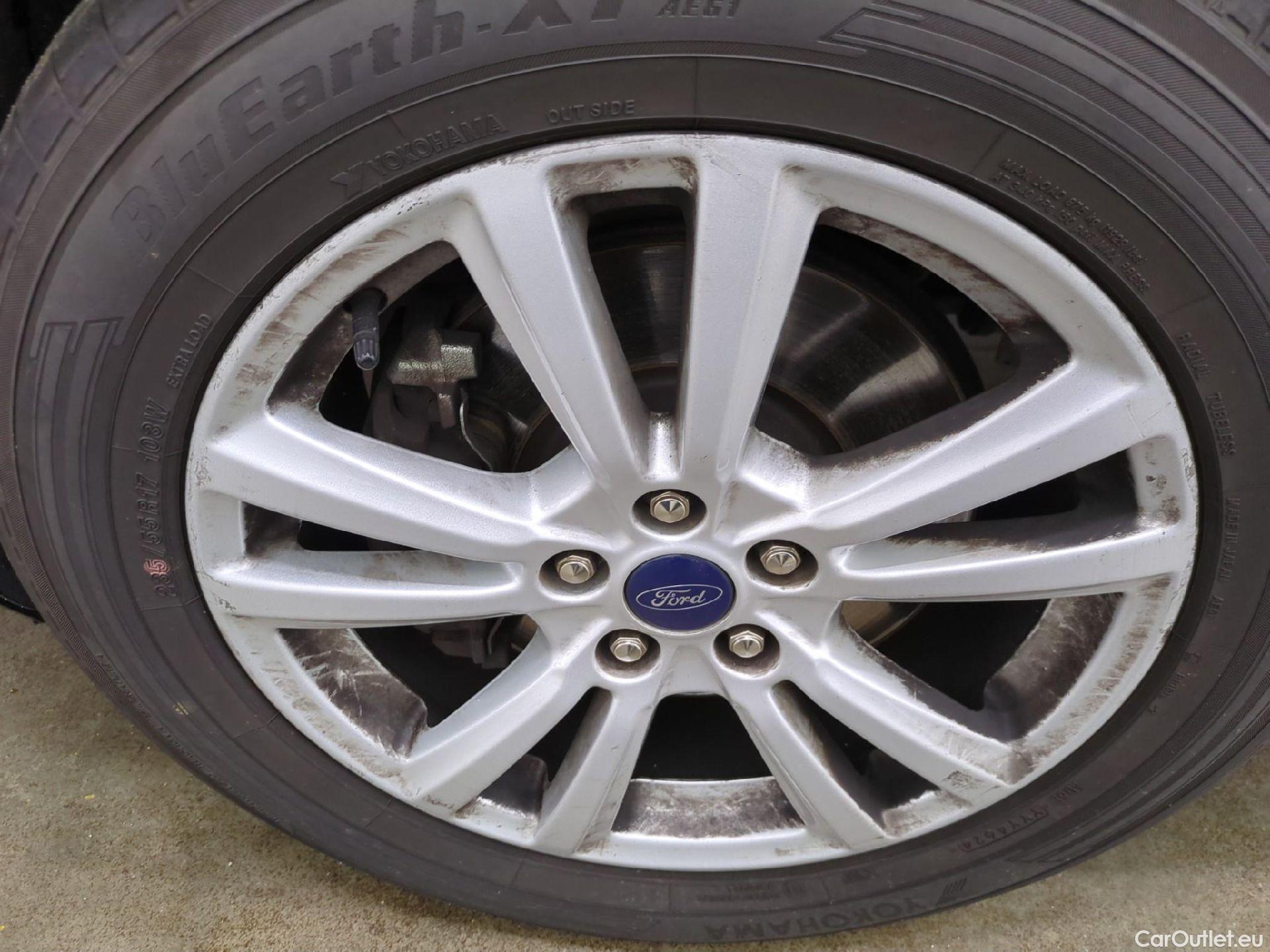 Ford  Kuga  Titanium 1.5 TDCi 120CV BVM6 E6 #5